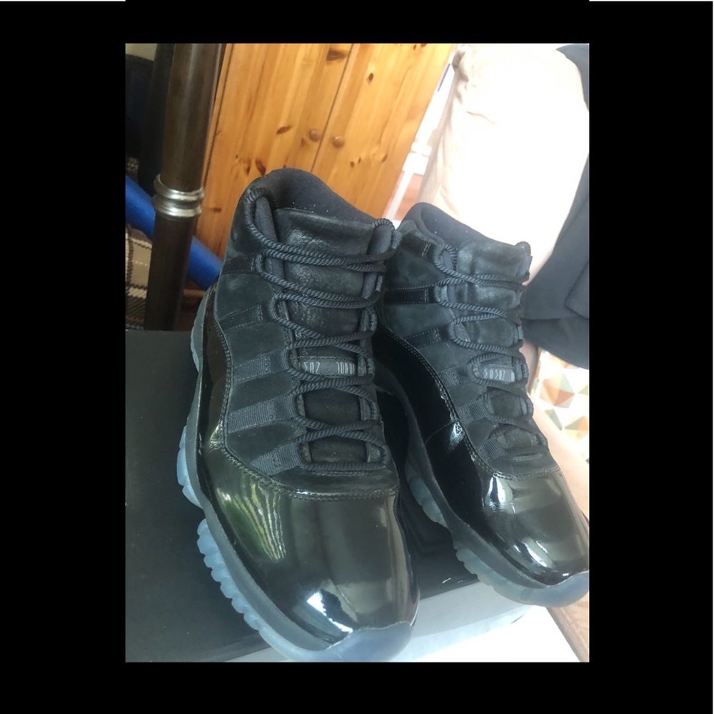 Jordan cap and gown 🎓 11"s high top